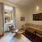 Theo\'S House In Rome Ostiense